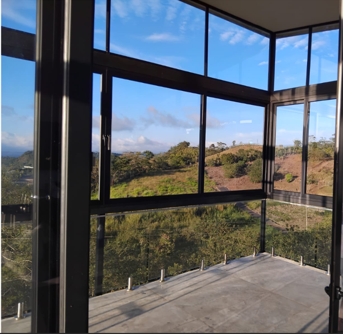 Ventanas de vidrio para fachada residencial